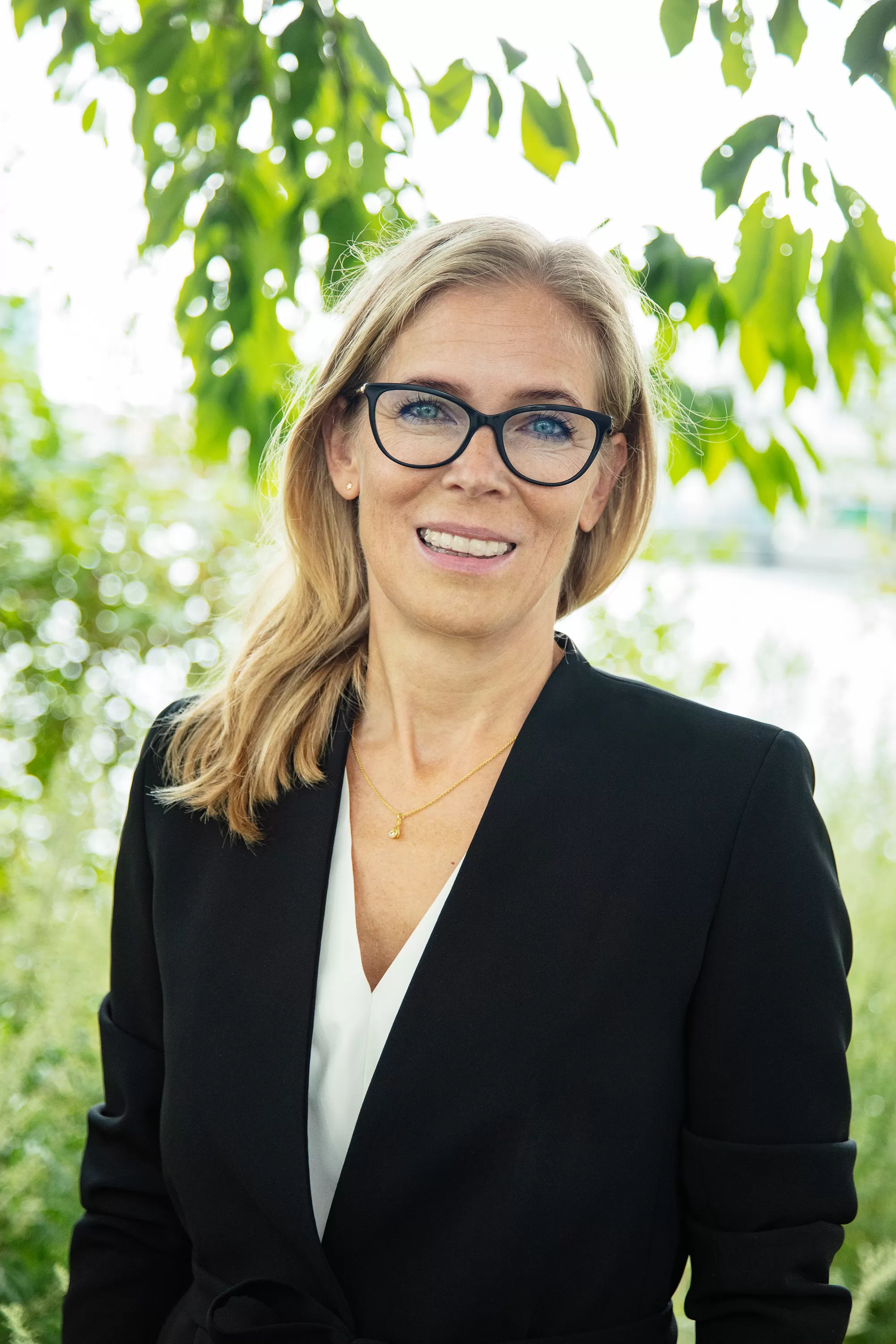  Gabriella Etemad